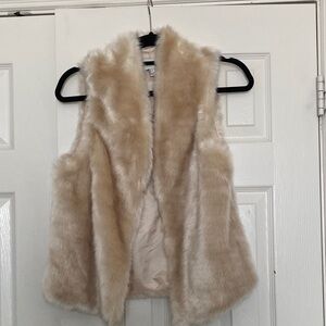 Forever 21 Cream Faux Fur Vest